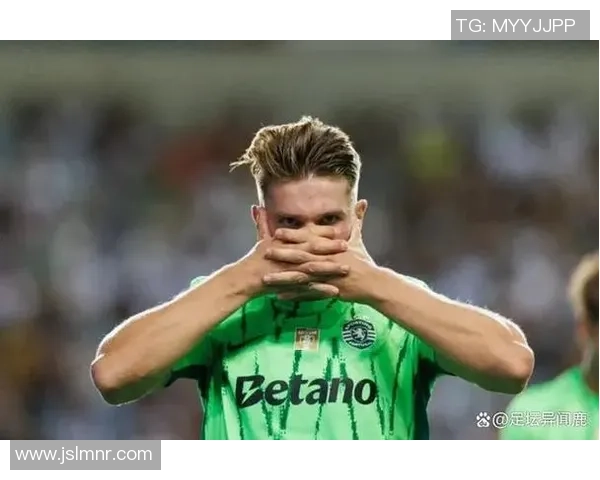 足球明星挑战极限模仿NBA经典动作展现运动魅力与风采